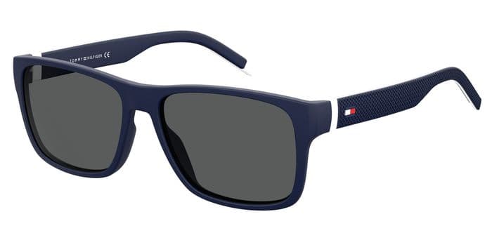 Modelo Tommy Hilfiger